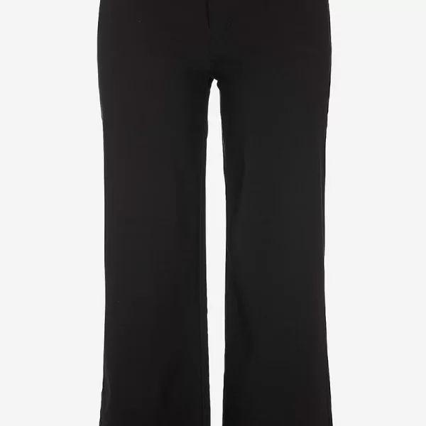 Ελαστικό παντελόνι 7/8 σε μαύρο χρώμα