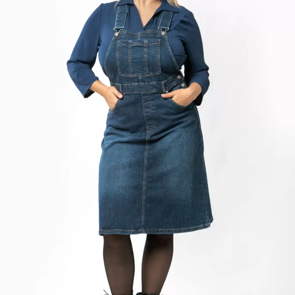 Jean φόρεμα σαλοπέτα με τσέπες σε dark blue denim χρώμα