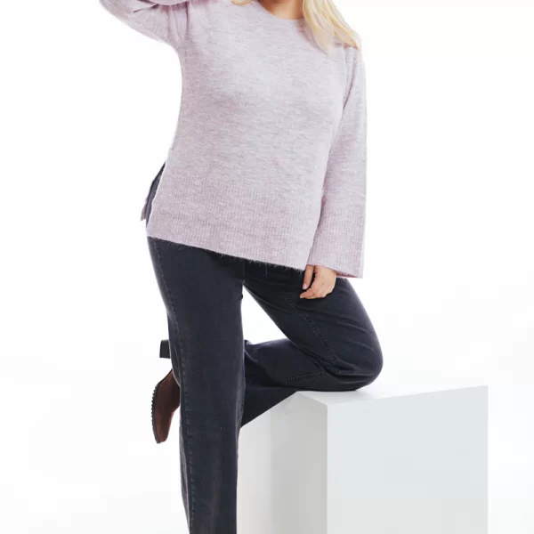 Πλεκτή soft μπλούζα με άνοιγμα στα πλαϊνά σε ροζ χρώμα