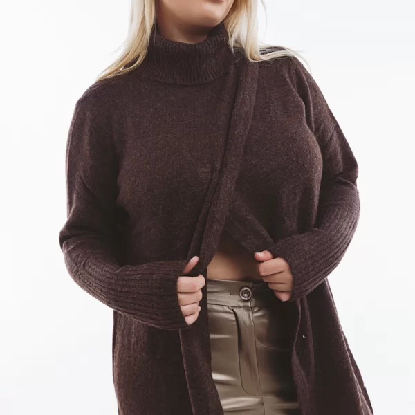 Πλεκτό ζιβάγκο με άνοιγμα στο τελείωμα σε καφέ χρώμα