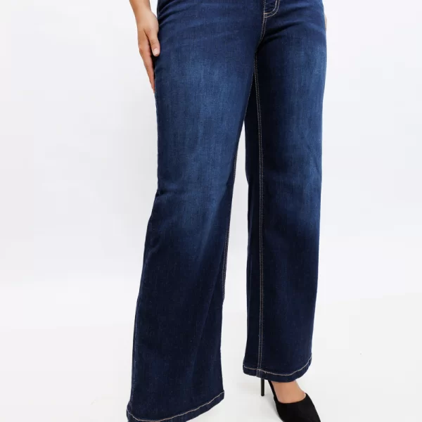 Φαρδύ καμπάνα jean σε dark blue denim χρώμα