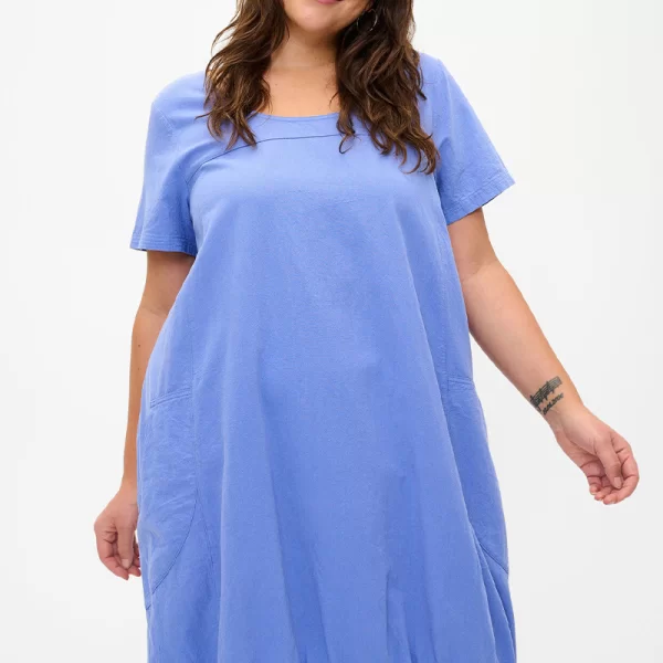 Κοντομάνικο φόρεμα balloon με τσέπες σε γαλάζιο χρώμα