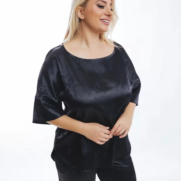 Hi-lo σατέν ζακάρ τουνίκ σε μαύρο χρώμα