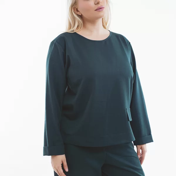 Μπλούζα με τσέπη και ρεβέρ στα μανίκια σε πράσινο χρώμα