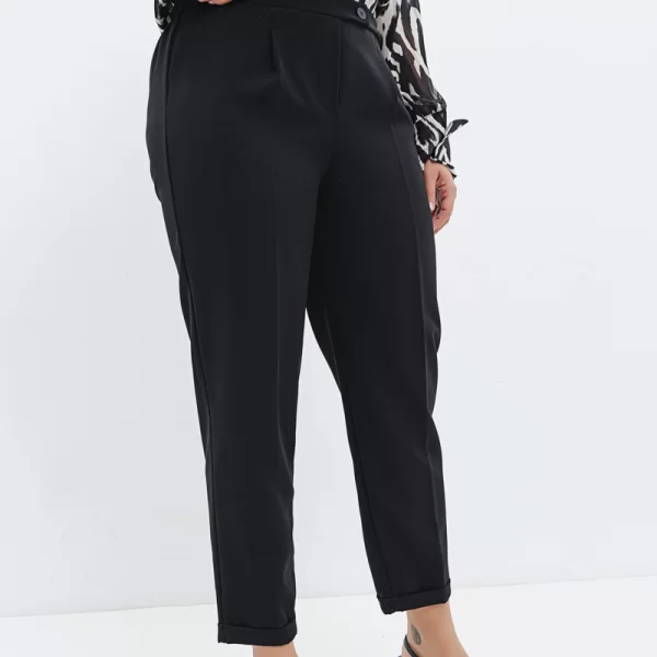 Υφασμάτινο παντελόνι με πιέτες σε μαύρο χρώμα