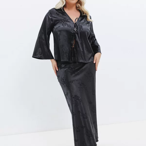 Σατέν maxi ζακάρ φούστα σε μαύρο χρώμα