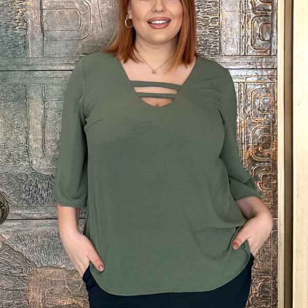 Μπλούζα με λεπτομέρεια στο V σε χακί χρώμα