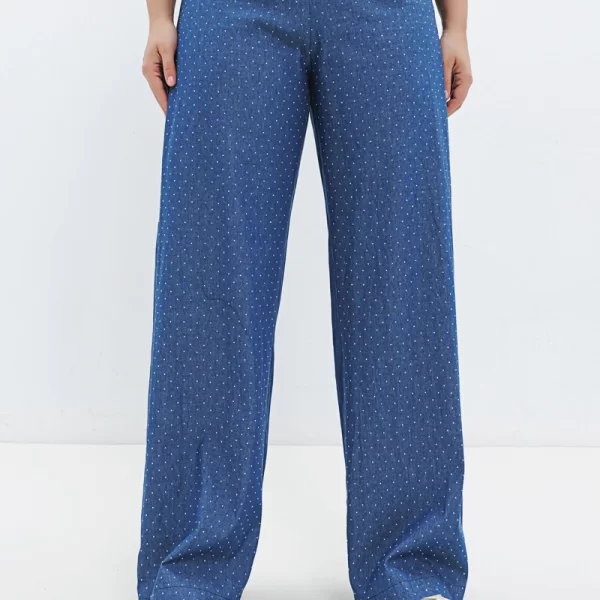 Παντελόνα με στρας μπροστά σε denim light blue χρώμα