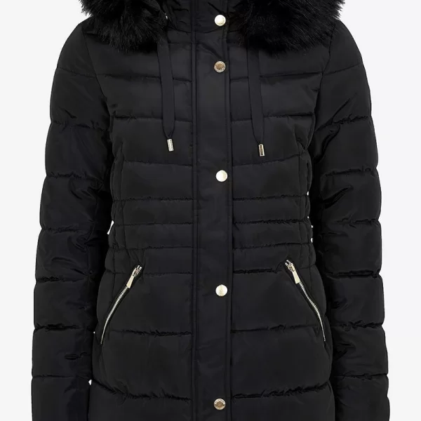 Μπουφάν με γούνα στην κουκούλα σε μαύρο χρώμα