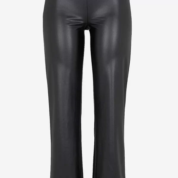 Leather-like παντελόνι σε ίσια γραμμή σε μαύρο χρώμα