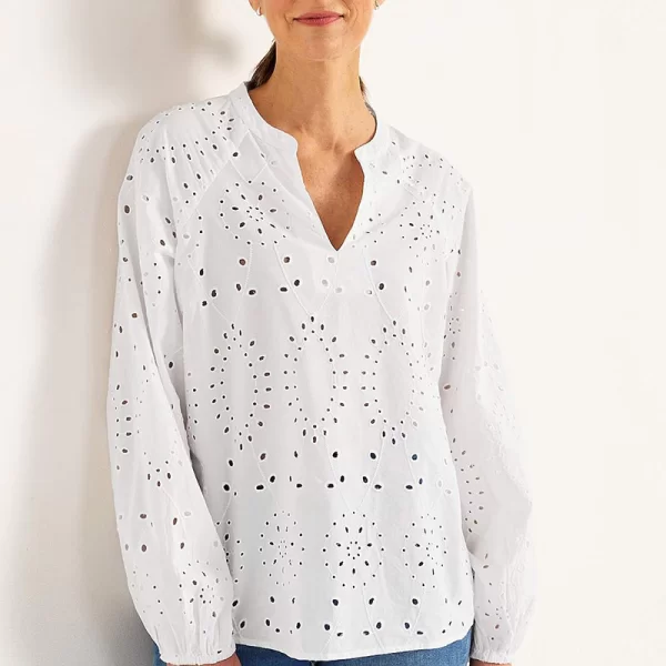 Διάτρητη βαμβακερή μπλούζα με λάστιχο στο μανίκι σε λευκό χρώμα