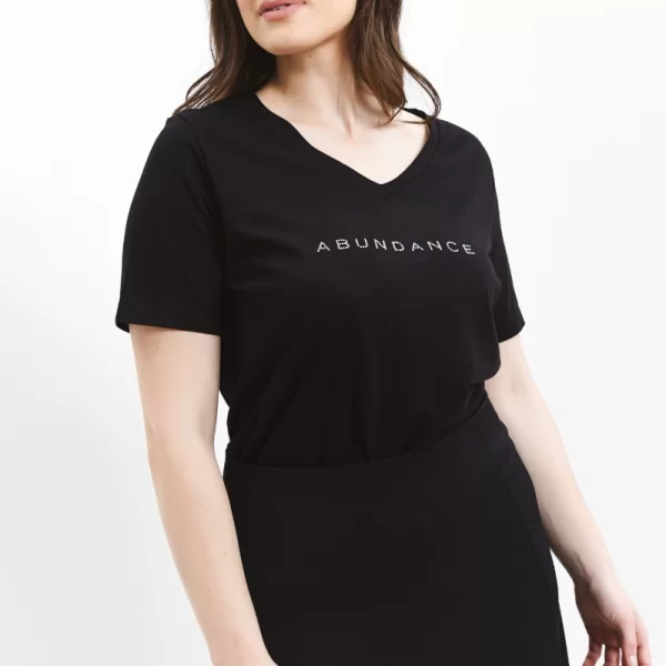 T-shirt με στρας 'Abundance' σε μαύρο χρώμα