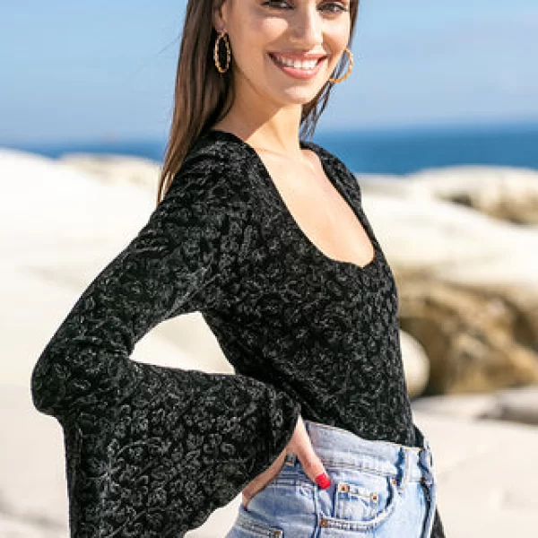 Sun Sea & Roses – Hebe Square Neck Flare Velvet Bodysuit Black