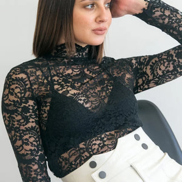 Queencii – Lia Lace Top Black