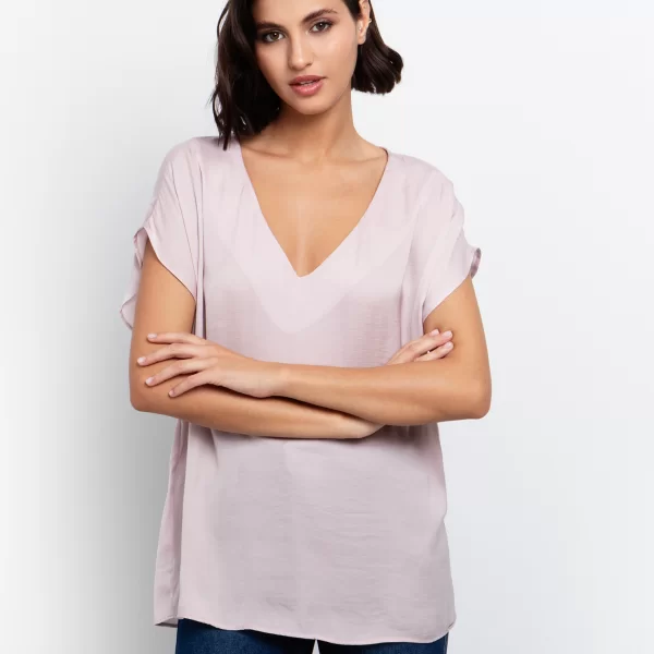 Aσύμμετρη σατινέ μπλούζα με V - ΣΑΠΙΟ ΜΗΛΟ