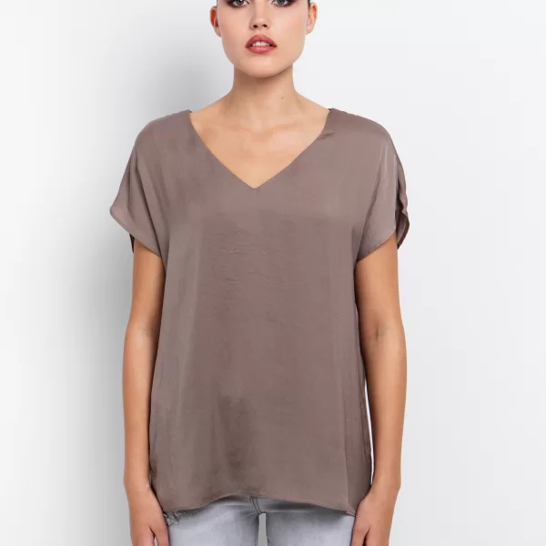 Aσύμμετρη σατινέ μπλούζα με V - ΣΚΟΥΡΟ ΜΠΕΖ