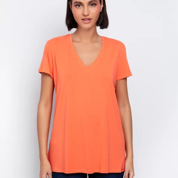 T-shirt με V & τρυπητό σχέδιο - ΚΟΡΑΛΙ