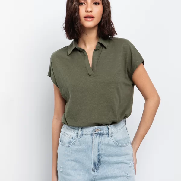 T-shirt με γιακά - ΧΑΚΙ