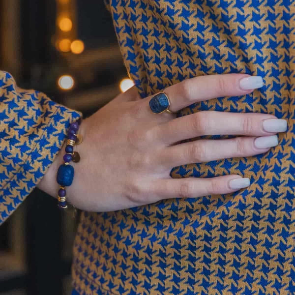 Χειροποίητο βραχιόλι CUORO με λάπις λάζουλι σκαθάρι