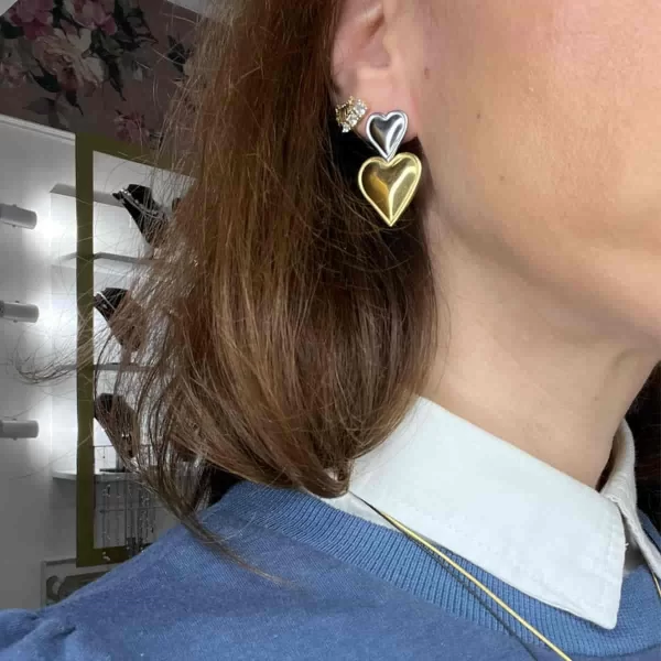 Σκουλαρίκια δίχρωμα ατσάλινα με μικρές και μεγάλες καρδιές ασημί χρυσό