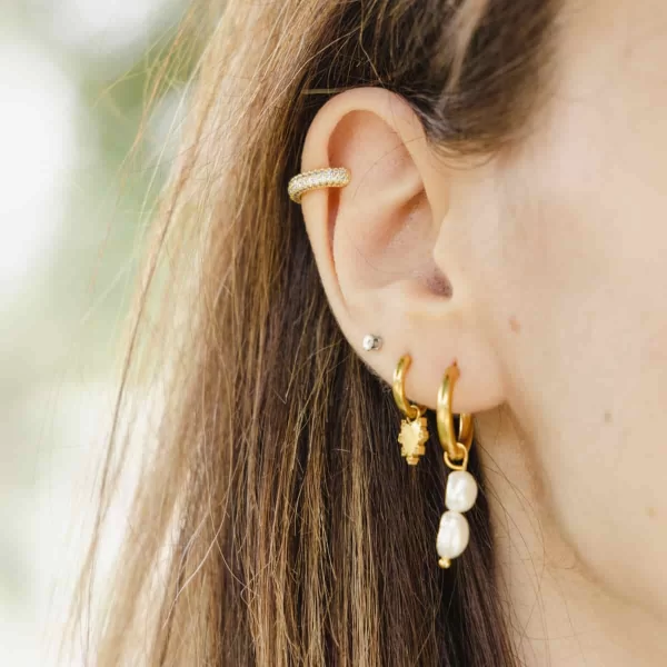 Κρίκοι Cuoro ατσάλινοι χρυσοί με μαργαριτάρια