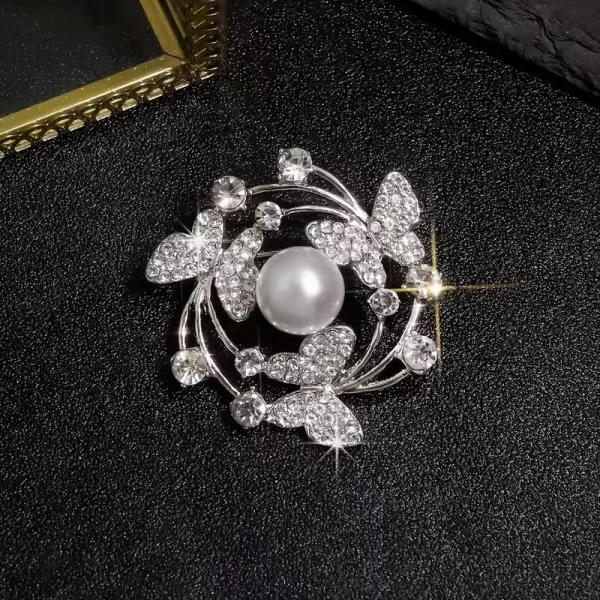 Καρφίτσα πέτου στεφάνι με Πεταλούδες