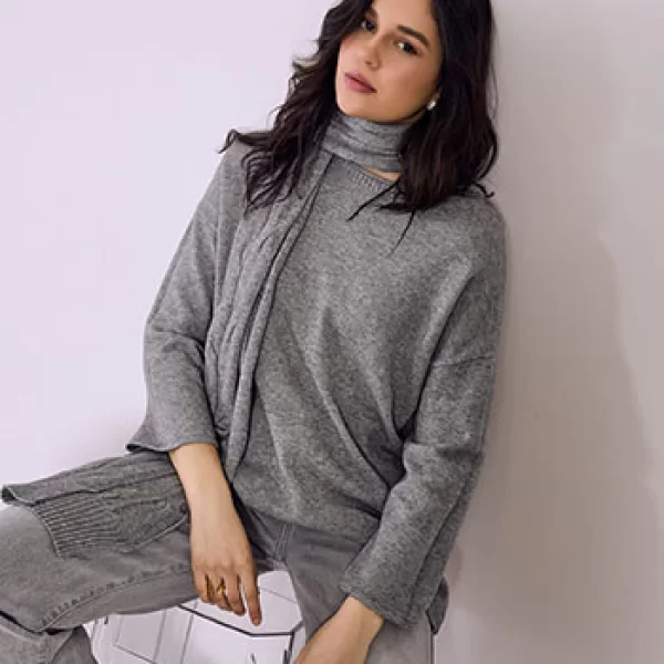 Πουλόβερ με αποσπώμενο κασκόλ SQ7568.4123+2