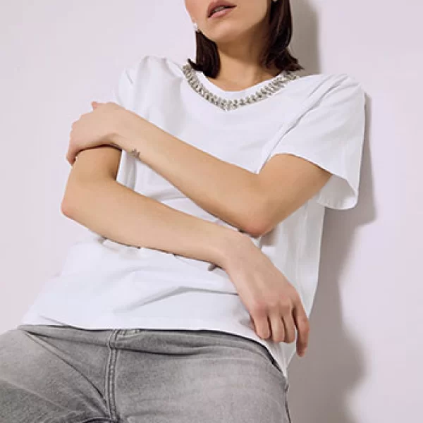 T-shirt με πέτρες strass στη λαιμόκοψη SQ7642.4116+1