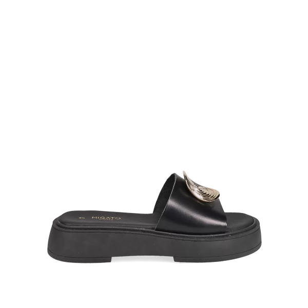 Μαύρη δερμάτινη πλατφόρμα