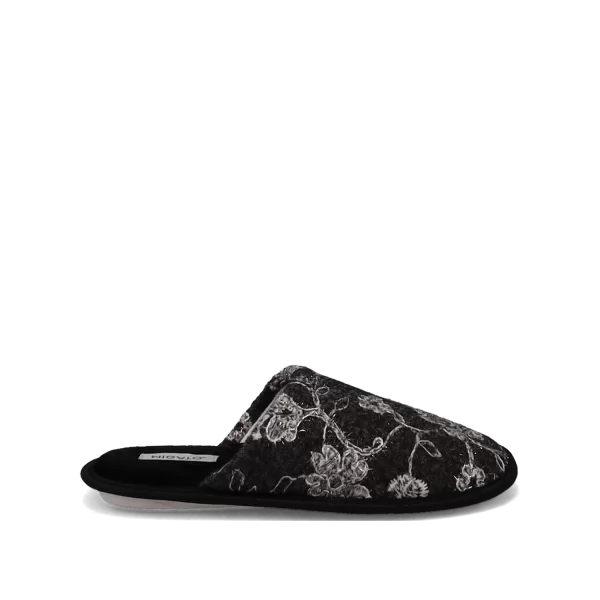 Μαύρη γυναικεία παντόφλα