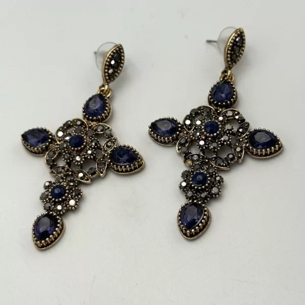 ΣΚΟΥΛΑΡΙΚΙΑ ΒΙΚΤΩΡΙΑΝΑ ΣΤΑΥΡΟΣ ΜΕ ΜΠΛΕ ΠΕΤΡΕΣ LUISA