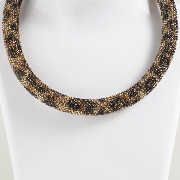 ΚΟΝΤΟ ΚΟΛΙΕ ΑΠΌ ΣΤΡΑΣ ΣΕ ΓΗΙΝΑ ΧΡΩΜΑΤΑ