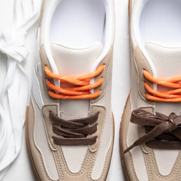 Sneakers με Διπλά Πολύχρωμα Κορδόνια - Μπεζ