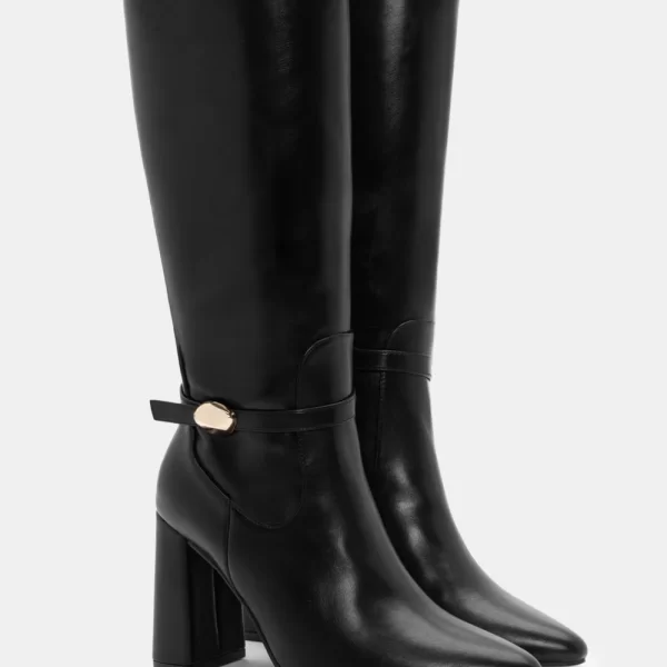 Μπότες Μυτερές με Διακοσμητικό Λουράκι - Μαύρο