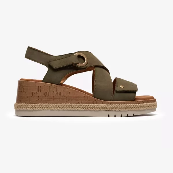 Clarks γυναικείες πλατφόρμες με ρυθμιζόμενο λουράκι 