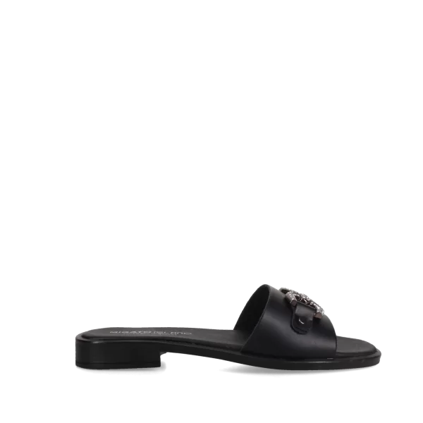 Μαύρο σανδάλι