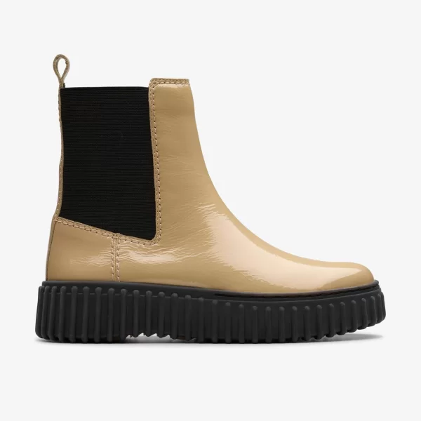 Clarks γυναικεία δερμάτινα μποτάκια με λουστρίνι - 26179122 Μπεζ