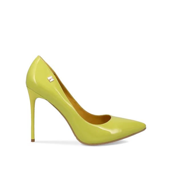 Κίτρινη μυτερή γόβα από λουστρίνι