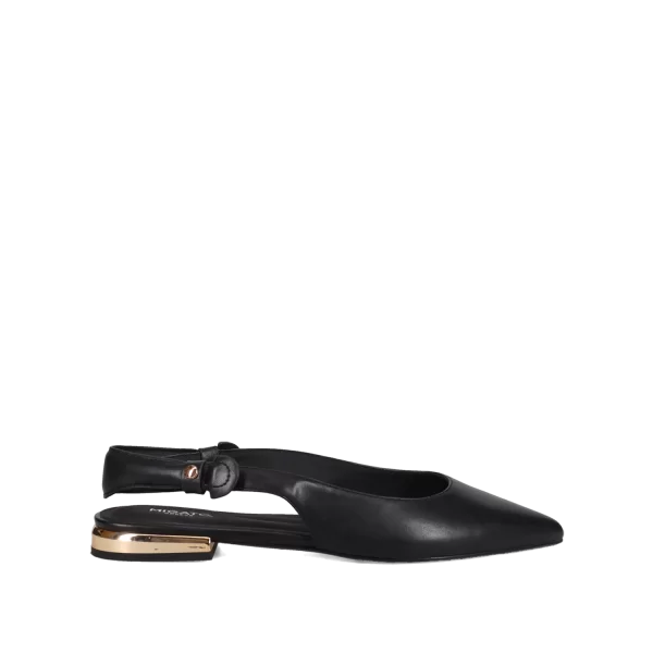 Μαύρη εξώφτερνη μπαλαρίνα