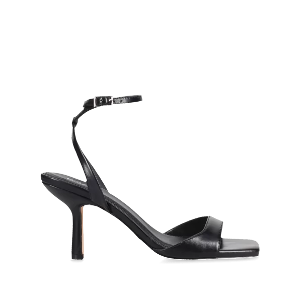 Μαύρο πέδιλο