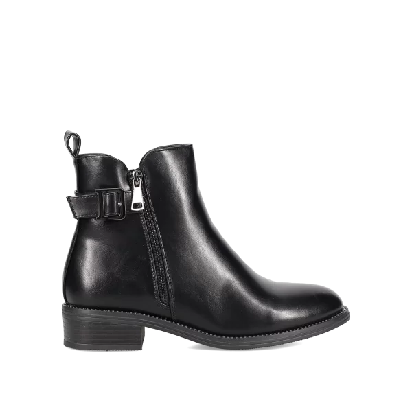 Μαύρο μποτάκι