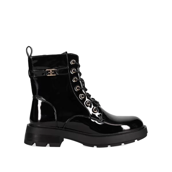 Μαύρο λουστρινένιο αρβυλάκι