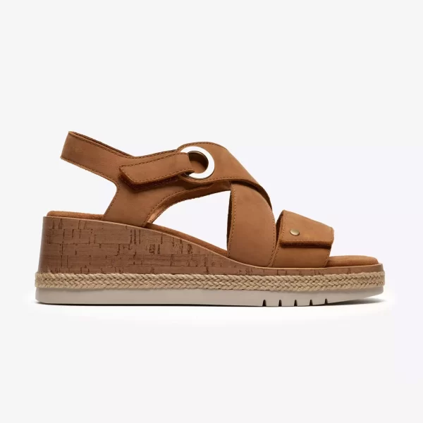 Clarks γυναικείες πλατφόρμες με ρυθμιζόμενο λουράκι 