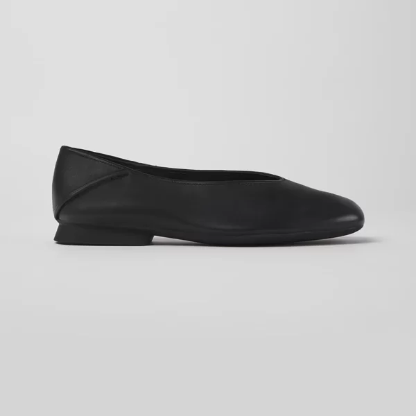 Camper γυναικείες δερμάτινες μπαλαρίνες μονόχρωμες με ραφή πίσω 