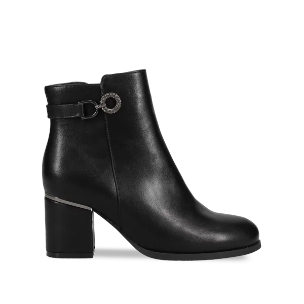 Μαύρο μποτάκι