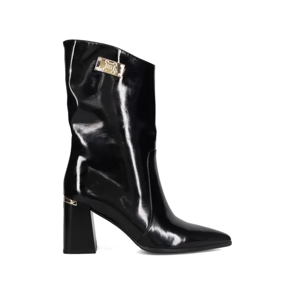 Μαύρο μποτάκι λουστρίνι