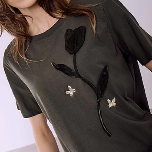 T-shirt με ανάγλυφη παπαρούνα SQ7561.4861+2